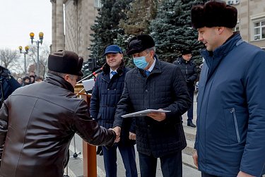 35 новых автобусов поехали в сельские школы 